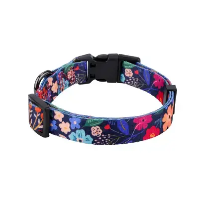 Rhea Rose Collar floral de poliéster para perros pequeños